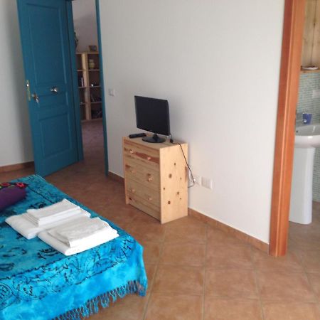 B&B La Gatta Bianca Oliveri Habitación foto
